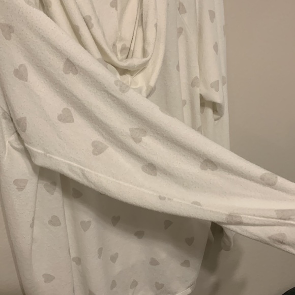 Lucky Brand Small Hooded Heart Top - Picture 6 of 11